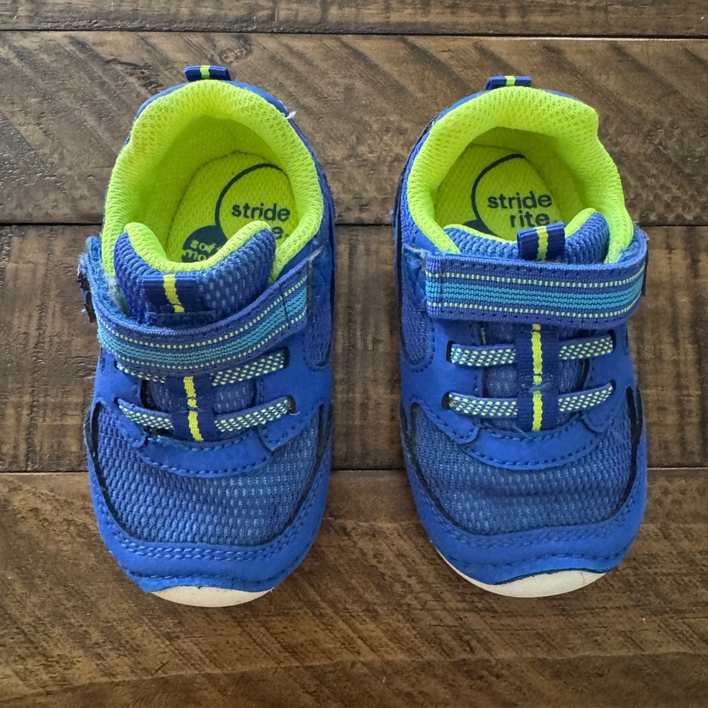 Stride Right Turbo Sneaker